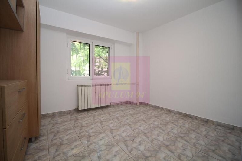 Apartament cu 3 camere de vanzare Decebal adiacent