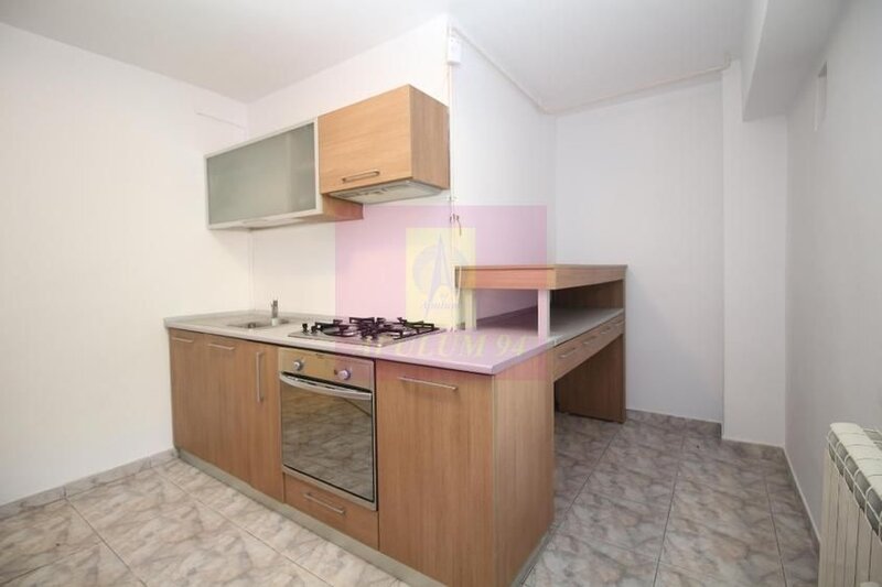 Apartament cu 3 camere de vanzare Decebal adiacent